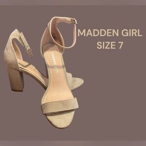 MADDEN GIRL ANKLE STRAP HEEL IN TAN SIZE 7 WORN ONCE BY STEVE MADDEN GENTLY WORN
